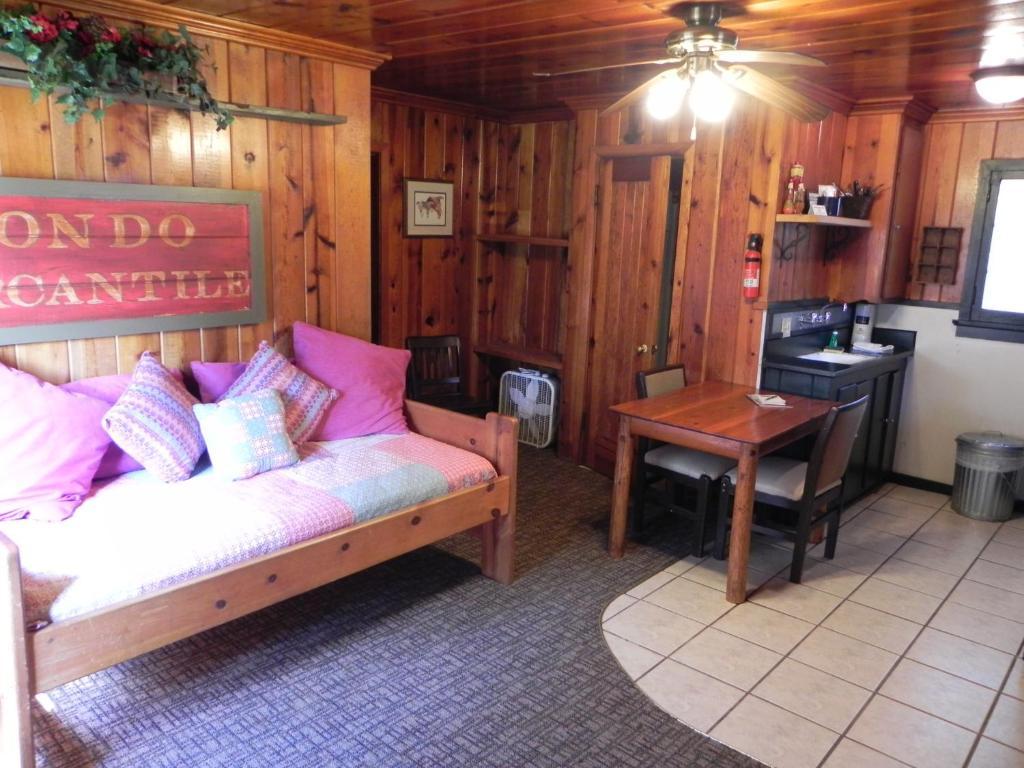 Apache Village Cabins Ruidoso Værelse billede